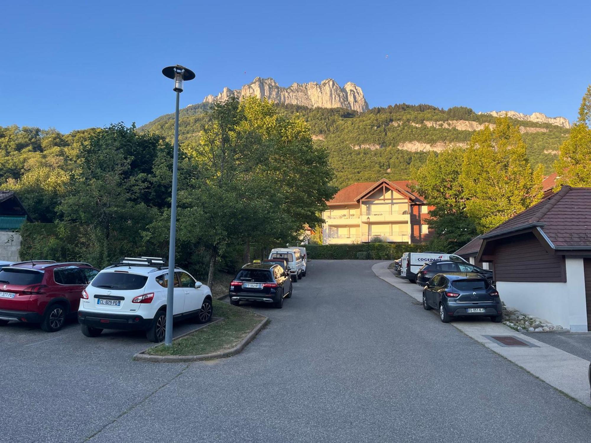 Entre Lac D'Annecy Et Montagnes, Golf Et Parapente A Pieds Talloires Δωμάτιο φωτογραφία